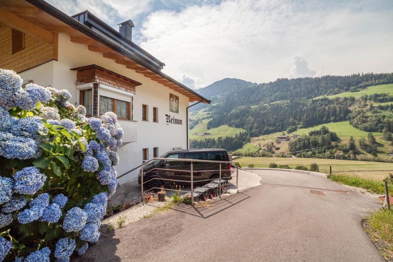 Haus Reimon Apt Reinhard San Leonardo in Passiria Exterior photo